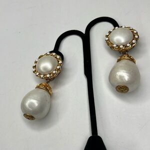 Vintage Pear like Material Drop Clip Earrings